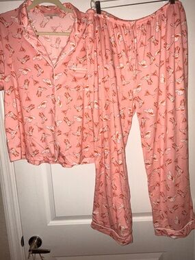 Women’s Pink Printed Two-Piece Pajama Set - Long Sleeve Top & Pants